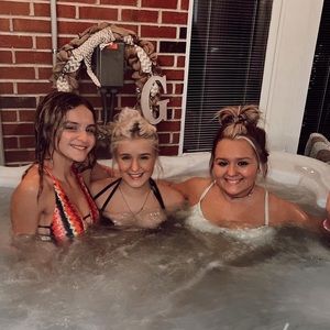 Meet your Posher, Brynnlee